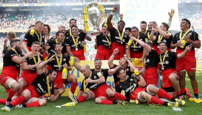 Saracens Team photo with the trophy